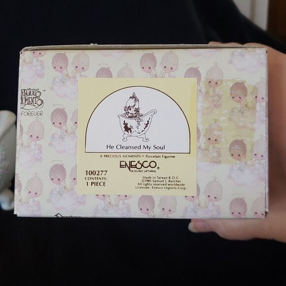 Vintage 1985 Precious Moments Porcelain Figurine "He Cleansed My Soul" #100277 - Picture 2 of 9